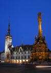 Czech Republic - Olomouc: Holy Trinity Column and the Town Hall - nocturnal / Sloup Nesvetejsi Trojice a Radnice - Unesco world heritage site - photo by J.Kaman