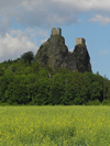 Czech Republic - Trosky Castle / Hrad Trosky: towers built on towers - Liberec Region - photo by J.Kaman