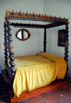 Santo Domingo, Dominican Republic: Alcazar de Colon - bedroom of Maria de Toledo, wife of Diego Colon - canopy bed - cama con dosel en madera tallad - Ciudad Colonial - Unesco World Heritage - photo by M.Torres