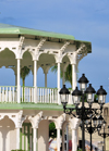 Puerto Plata, Dominican republic: moorish arches of the bandstand and street lights of the central park - Glorieta victoriana del Parque Central Independencia - photo by M.Torres