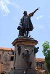 Santo Domingo, Dominican Republic: Columbus' statue, a gift from France - sculptor Ernesto Gilbert - Parque Coln - Colonial City - photo by M.Torres
