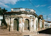 El Salvador - Ilobasco: colonial building - street corner - ruins - photo by G.Frysinger