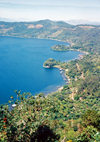 El Salvador - Lake Coatepeque: a place for the moneyed class to build summer homes - photo by G.Frysinger