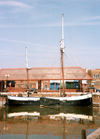 England (UK) - Kingston-upon-Hull (Humberside): ancient boats - photo by M.Torres