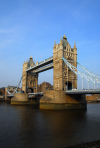 London: Tower bridge - combined bascule and suspension bridge - photo by M.Torres