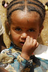 Eritrea - Mendefera, Southern region: nice young girl - photo by E.Petitalot