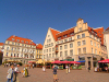 Estonia - Tallinn: summer on Town Hall square - Raekoja Plats - Unesco World Heritage - photo by J.Kaman