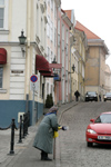 Estonia - Tallinn: rich and poor - Lossi plats - photo by C.Schmidt