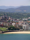Basque Country / Pais Vasco / Euskadi - Donostia / San Sebastian: town view and La Concha Beach - photo by R.Wallace