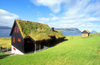 Faroes / Faeroe islands - Streymoy island: grass covered cottage - peat roof - photo by D.Forman