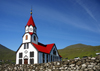 Sandavgur, Vgar island, Faroes: red-roofed church - Evangelical-Lutheran - Froya Kirkja - photo by A.Ferrari