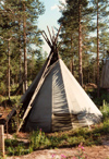 Finland - Rovaniemi (Lapin Laani): Lapp (Sami people) tent - kota - teppee (photo by Miguel Torres)