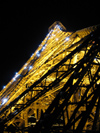 France - Paris: Eiffel tower - nocturnal - Parisian attractions - photo by D.Hicks