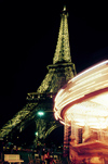 Paris: Eiffel tower and carrousel - nocturnal - photo by Y.Baby