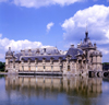 France - Picardy -  Chantilly - dpartement de l'Oise: chteau de Chantilly - pond view - photo by A.Bartel