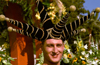 France - Nice (Alpes Maritimes): carnival parade - exotic hat (photo by F.Rigaud)