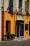 France - Languedoc-Roussillon - Pyrnes-Orientales - Collioure - Cotlliure - shop front with bikes - photo by T.Marshall