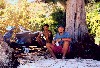French Polynesia - Bora Bora / Pora-Pora / BOB (Society islands, iles sous le vent): Madura point - friendly locals sharing beer (photo by K.Pajta)