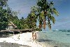French Polynesia - Bora Bora / Pora-Pora / BOB (Society islands, iles sous le vent):  beach walk (photo by Peter Willis)