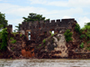 James Island / Kunta Kinteh island, The Gambia: Fort James - wall with crenullation, seen from the River Gambia - a UNESCO world heritage site - photo by M.Torres