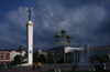 Batumi, Ajaria, Georgia: central square with monument of golden fleece - photo by A.Harries