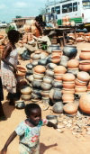 Ghana / Gana - Kumasi: pottery (photo by Gallen Frysinger)