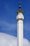 Gibraltar: minaret of the King Fahd bin Abdulaziz al-Saud Mosque, aka Mosque of The Custodian of the The Two Holy Mosques - Europa Point - photo by M.Torres