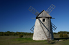 Fr island, Gotland, Sweden - Broa: old stone windmill - rear wheel - photo by A.Ferrari