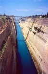 Greece - Corinth / Korinthos / Corinto (Peloponnese): on the Corinth Canal (photo by Miguel Torres)