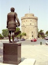 Greece - Thessaloniki / Salonika / Salonica / Thessalonika (Makedonia / Macedonia) : warrior and the White Tower - photo by M.Bergsma
