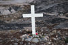 Greenland - Ilulissat / Jakobshavn - cemetery - lonely grave with simple white woodcross of an unknown person - photo by W.Allgower