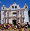 Guatemala - Zunil, Quetzaltenango department: market and Baroque church - Iglesia colonial de Zunil en Quetzaltenango - photo by W.Allgower