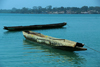 Rubane Island, Bijags Archipelago - UNESCO biosphere reserve, Bubaque sector, Bolama region, Guinea Bissau / Guin Bissau: wooden canoes / canoas de madeira - photo by R.V.Lopes