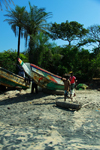Praia de Varela / Varela beach, Cacheu region, Guinea Bissau / Guin Bissau: Traditional fishing boats / Barcos de pesca tradicional - photo by R.V.Lopes