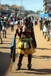 Bissau, Guinea Bissau / Guin Bissau: Domingos Ramos Avenue, Carnival, women parade / Avenida Domingos Ramos, Carnaval, mulheres a desfilar - photo by R.V.Lopes