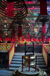 Hong Kong: incense spirals at Man Mo Temple, built in 1847 - Taoist temple on Hollywood Road, Sheung Wan, Hong Kong Island - photo by M.Torres