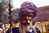 India - New Delhi: Sikh guardian at the Red fort (photo by Francisca Rigaud)