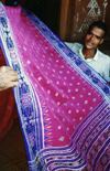 India - Nuapatna - Orissa: the double-Ikat silk cloth design - photo by G.Frysinger