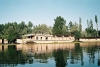 India - Shrinagar/ Srinagar (Jammu and Kashmir): houseboats on lake Dal (photo by J.Kaman)