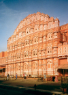 India - Jaipur (Rajasthan / Rajasto): Hava Mahal / Hawa Mahal - Palace of the winds - built by poet king Sawai Pratap Singh as a house of worship for Radha-Krishna - palcio dos ventos - photo by M.Torres