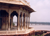 India - Agra (Uttar Pradesh): veranda over the Yamuna / Jumna river (photo by Miguel Torres)