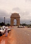 New Delhi: India Gate - Rajpath - memorial to the Indian dead in the second Afghan war (photo by Miguel Torres)