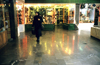 Iran - Isfahan: shopping center - woman with chador - photo by W.Allgower