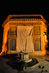 Iran - Shiraz: Pars Museum at night - Karimkhan Ave. - former mausoleum of Karim Khan - photo by M.Torres