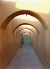 Yazd, Iran: alley with arches - streets of old Yazd - photo by N.Mahmudova