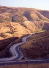 Israel - Golan Heights: road by the canyon - photo by M.Torres
