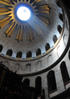Jerusalem, Israel: Holy Sepulcher church - ray of light enters the dome over the Rotunda - sunlight streaming through the oculus at the dome's apex - Christian quarter - photo by M.Torres