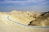 Israel - Negev desert, South District: road - photo by J.Kaman