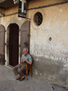 Italy / Italia - Venosa (Basilicata): tobacco shop - resting (photo by Emanuele Luca)