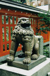 Japan - Fukuoka: lion sculpture - photo by S.Lapides